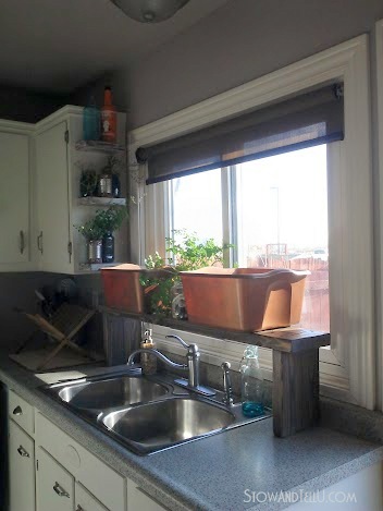 Small kitchens and counter space can be a challenge. Here is a tutorial on how to make and over the kitchen sink shelf with pallet wood or 2x4s
