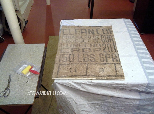 decoupage-burlap-to-cabinet-door-http://www.stowandtellu.com