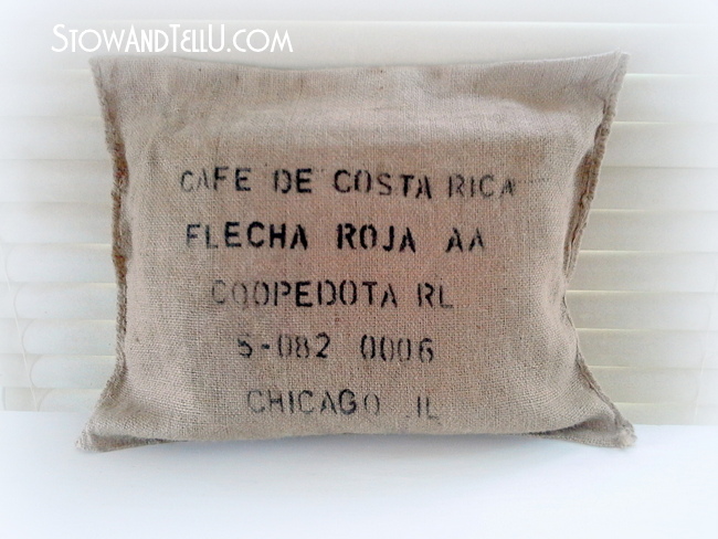 no-sew-burlap-coffee-bean-sack-pillow-http://www.stowandtellu.com