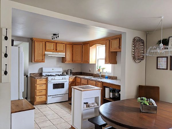 Making Extra Counter Space in the Kitchen l Granite Transformation