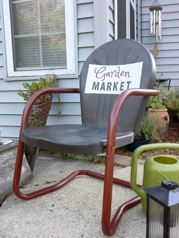 how to paint sign on metal lawn chair - Stow & TellU