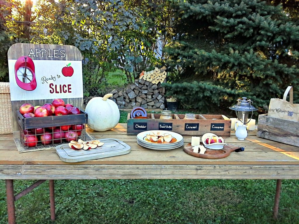 DIY Apple Party Bar | StowandTellU.com