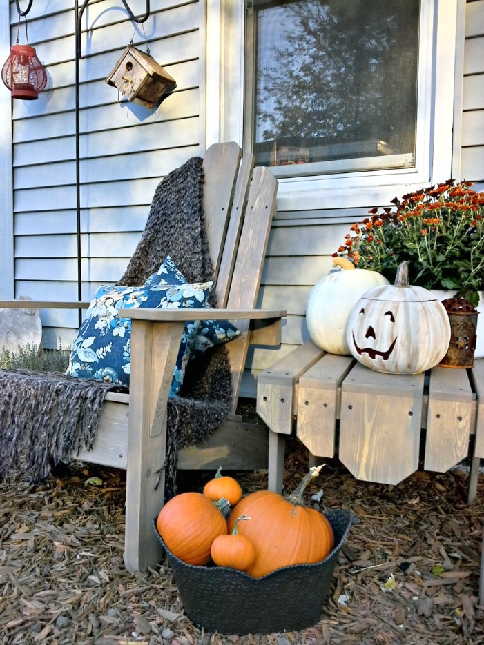 Painted white jack o lantern pumpkin and a Fall porch makeover | StowAndTellU