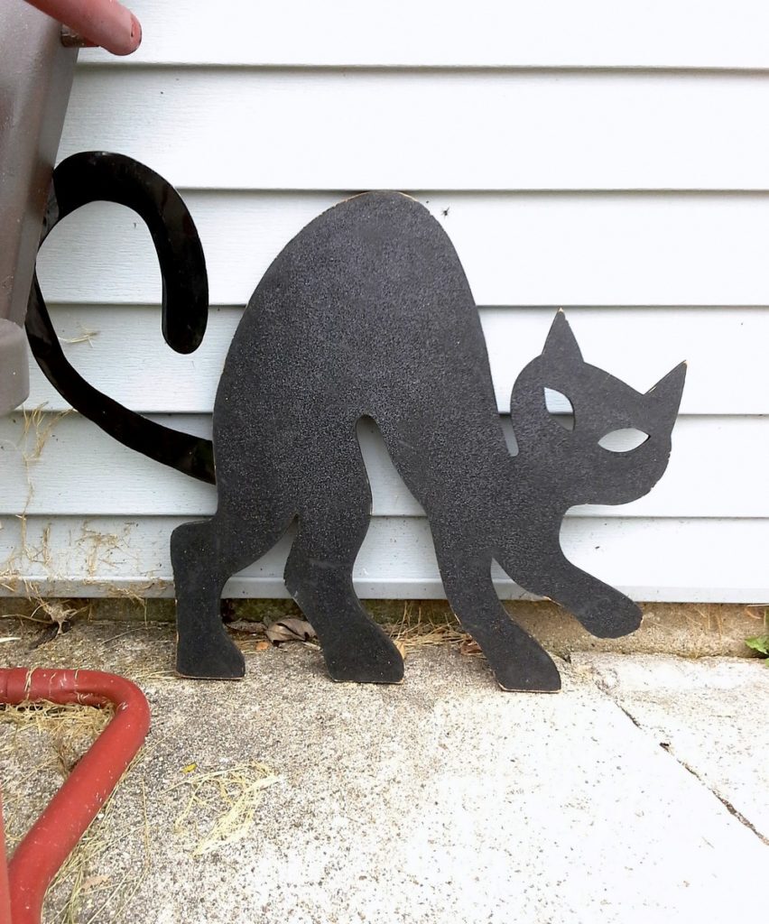 wooden-black-cat | StowAndTellU.com