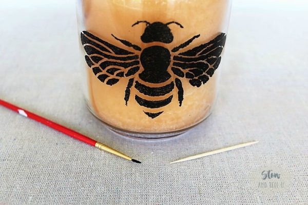 Stenciling tips on jars | Stowandtellu.com