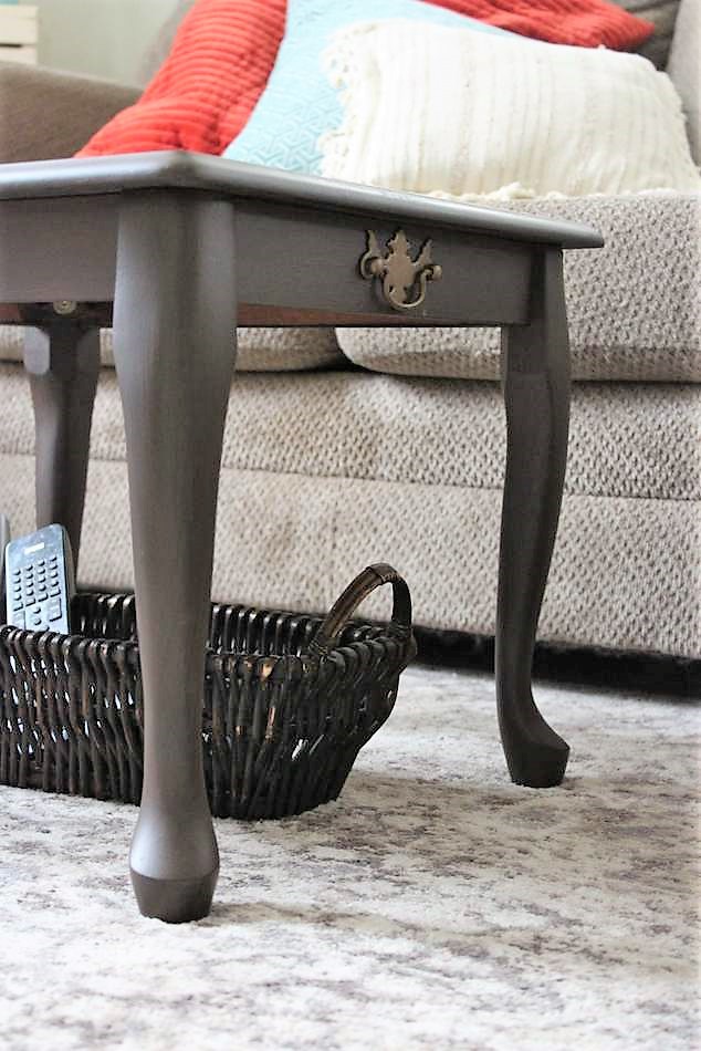 Upcycled End Table to Small Space Coffee Table | Stowandtellu.com