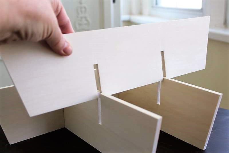 Notching Wood Slats for DIY Wood Basket Dividers 