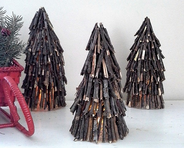 Twig Christmas Tree Luminaries | Easy Nature Inspired Christmas Crafts