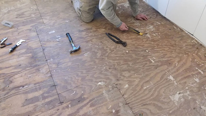 prep wood subfloor 