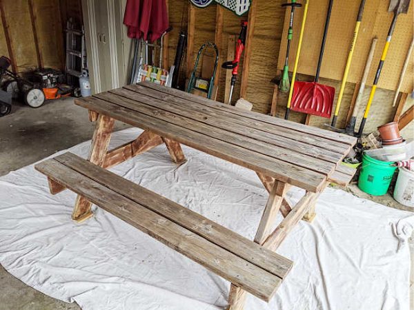 How To Refinish An Outdoor Wooden Bench