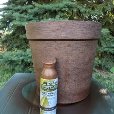 how to spray paint a plastic planter pot